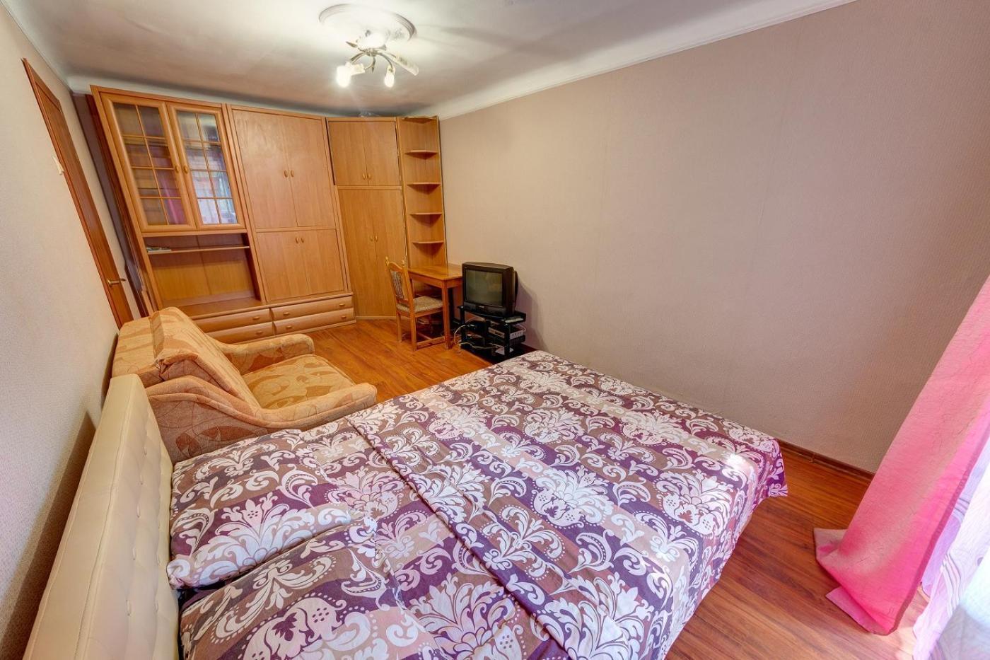 1-кімнатні неподалік метро печерська Apartment